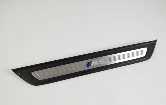 Front sill trim cover