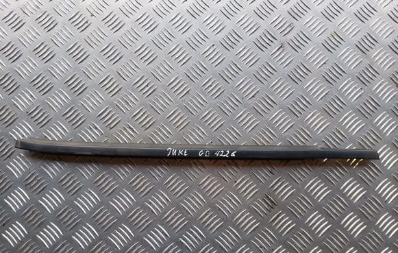 Nissan Juke I F15 Rear door glass trim molding