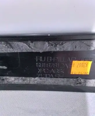 Chrysler Pacifica Front door glass trim molding 68187812AE 68187812AC 68187812AB