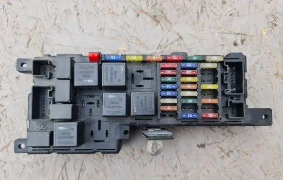 Volvo V70 Fuse box set 8678449 518787205 30123182634