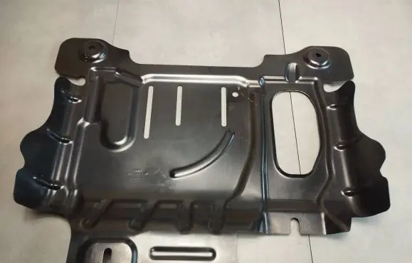 Front underbody cover/under tray