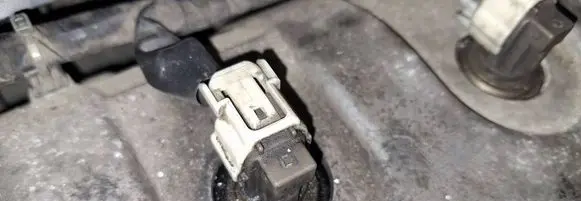 Nissan Almera Tino Fuel injector