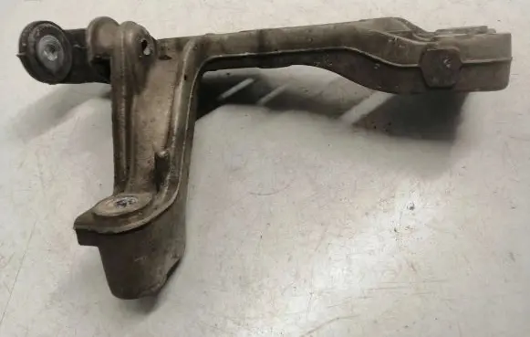 Volkswagen Touran I Engine mounting bracket 1K0199296F 15092003