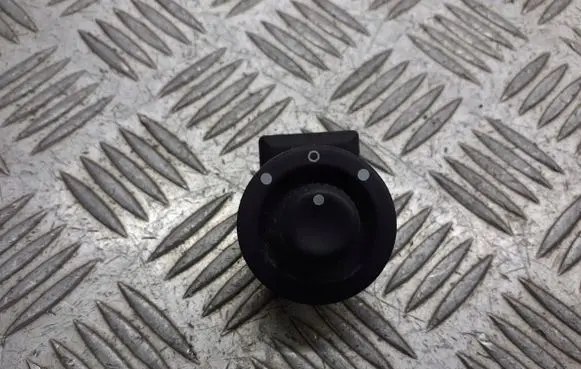 Renault Megane II Wing mirror switch 8200002442A