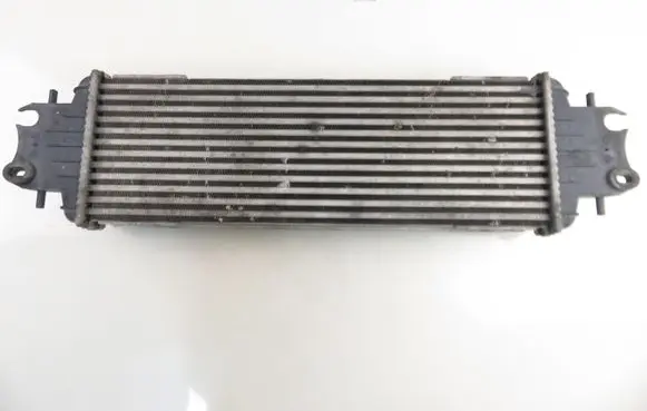 Opel Vivaro Intercooler radiator 7700312903F