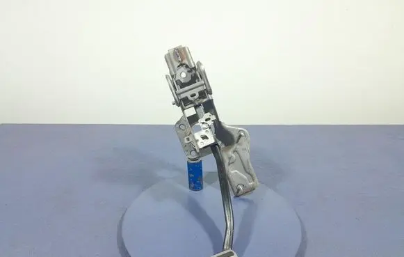 Ford Focus Accelerator throttle pedal JX612D094PD