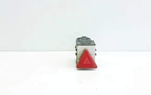 Volkswagen PASSAT B6 Hazard light switch 3C0953509 1510502S