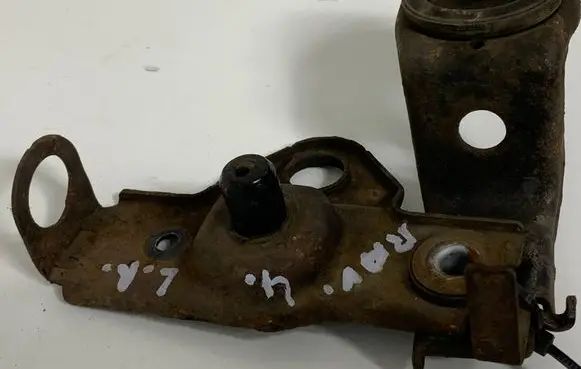 Toyota RAV 4 (XA30) Radiator mount bracket 1653328030