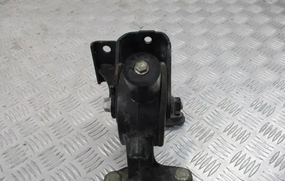 Toyota RAV 4 (XA50) Engine mount vacuum valve 