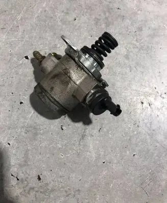 Skoda Octavia Mk2 (1Z) Fuel injection high pressure pump 03C127026D