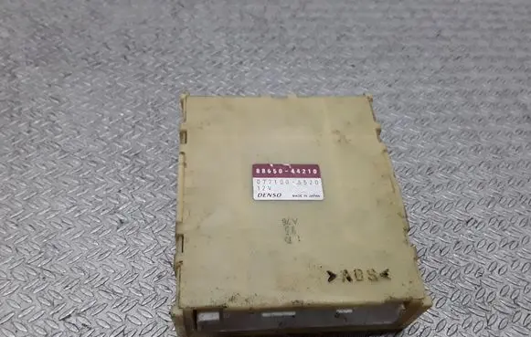 Toyota Avensis Verso Other control units/modules 8865044210 0771005520