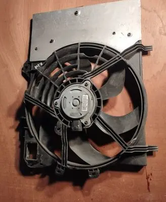 Peugeot 208 Radiator cooling fan shroud 9801666680