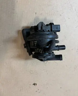 Audi A4 S4 B7 8E 8H Secondary air pump 8E0906201K 8E0906271E