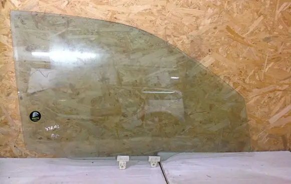 Nissan X-Trail T30 Front door window glass four-door 43R00018