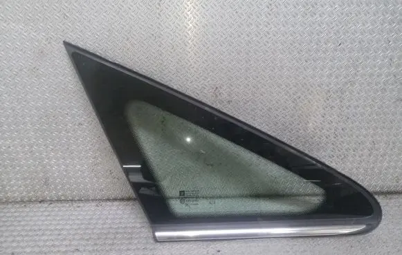 Opel Zafira B Front triangle window/glass 