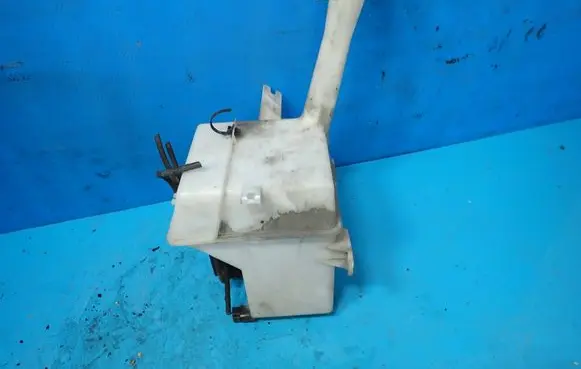 Hyundai i40 Windshield washer fluid reservoir/tank 986103Z001 986103Z900