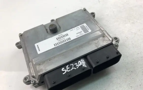 Volvo S40 Engine control unit/module ECU P30729800