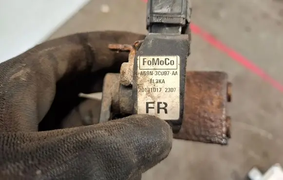 Headlight/headlamp level sensor