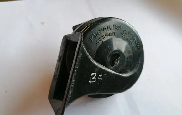 Volkswagen Golf IV Horn signal 0092018 CH2139