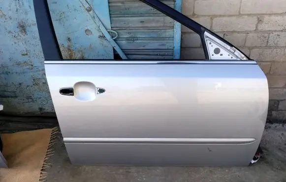 KIA Magentis Front door