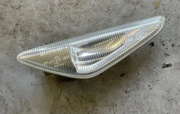 BMW X5 E70 Front fender indicator light 7171007 1950070 0218100