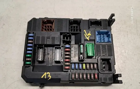 Peugeot 2008 I Fuse module 9807532080