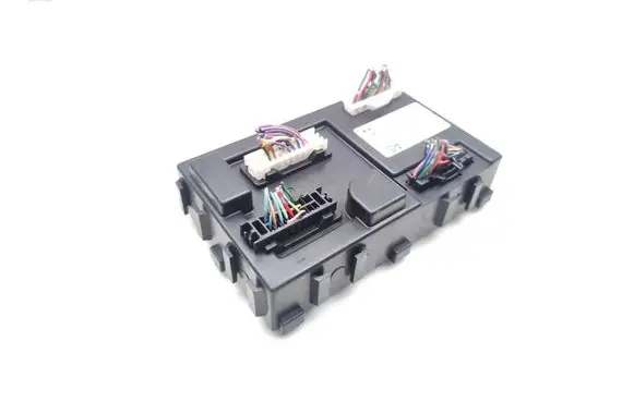 Nissan Juke I F15 Central body control module 284B11KB1D