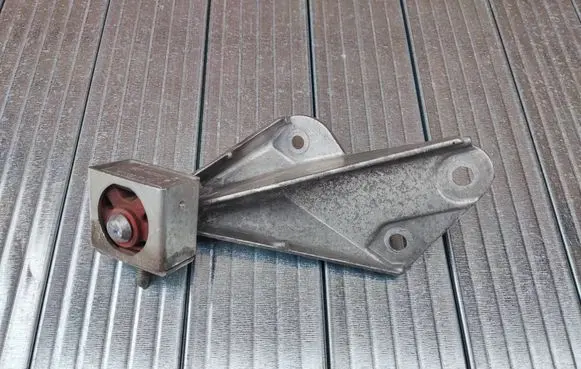 BMW 3 G20 G21 Muffler mount bracket/holder 82383964 8479501 8599427
