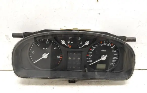 Renault Laguna II Speedometer (instrument cluster) 8200170297 501018550076