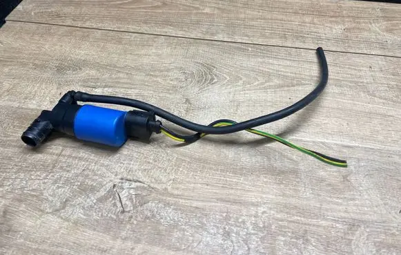 Jaguar F-Pace Windscreen/windshield washer pump AV6113K082AA