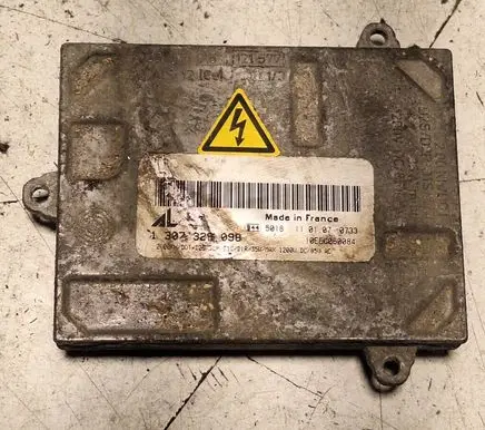 Volvo V50 Headlight ballast module Xenon 1307329098 10EEG060084
