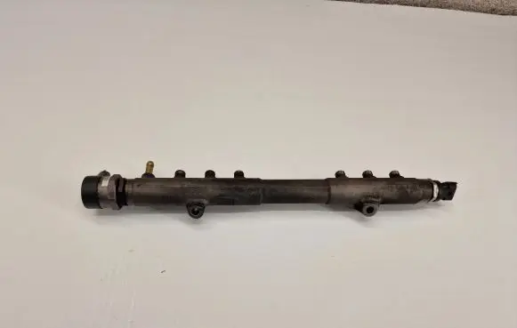 Volvo S80 Fuel main line pipe 30777576 31259011