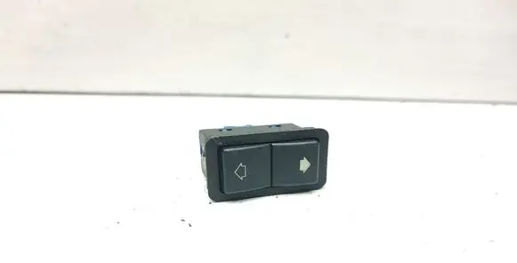 BMW 5 E39 Electric window control switch 8368932