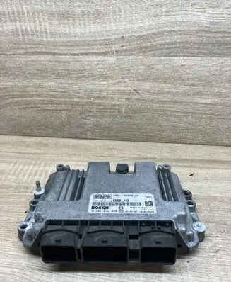 Ford Focus Engine control unit/module 5M5112A650LB 0281012486