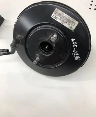 Peugeot 207 Brake booster 9682338480