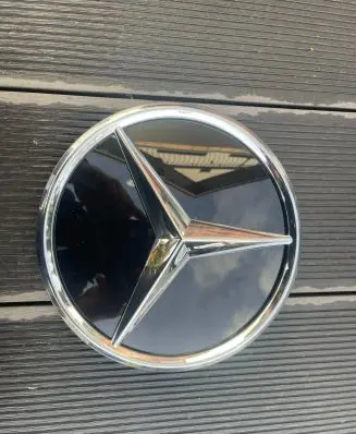 Mercedes-Benz CLA C118 X118 Manufacturer badge logo/emblem A0008881000