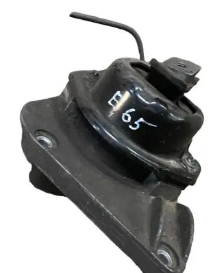 BMW 7 E65 E66 Engine mount bracket 6771918 22116771918