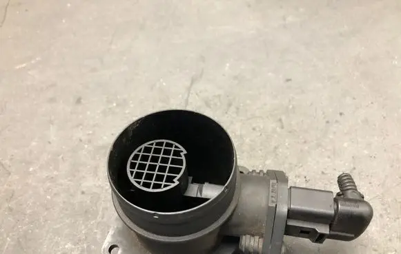 Volkswagen Touran I Mass air flow meter 0281002531