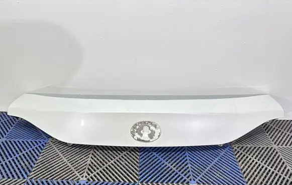 Lexus CT 200H Trunk door license plate light bar 7680176010