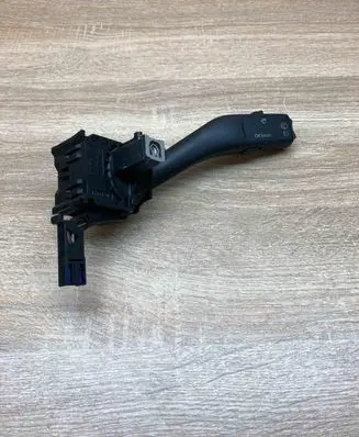 Volkswagen Golf V Wiper control stalk 1K0953519A