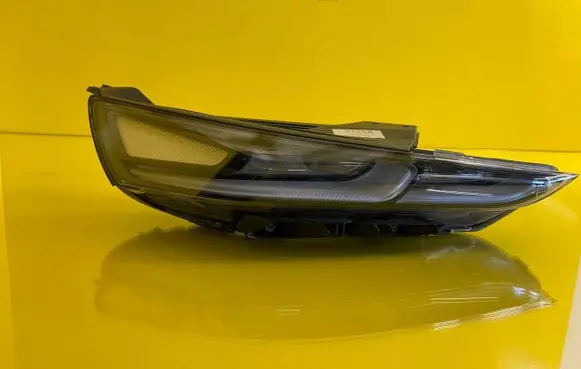 Hyundai Santa Fe Headlight/headlamp 180514A