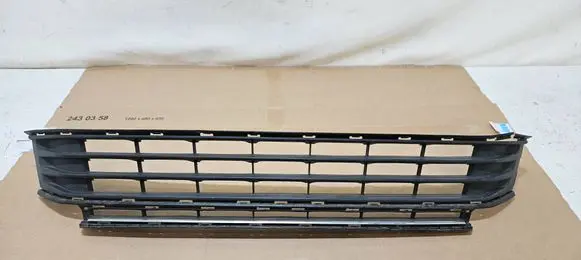 Volkswagen Touran III Front bumper lower grill 5TA853677M