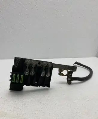 Volkswagen PASSAT B3 Battery relay fuse 