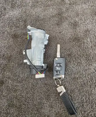 Volkswagen Golf VII Ignition lock 5Q0905865 5G0959752BA