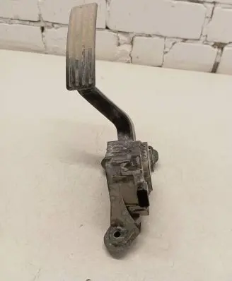 Ford Ranger Accelerator throttle pedal AB399F836AC 1329B0 F1913A0957
