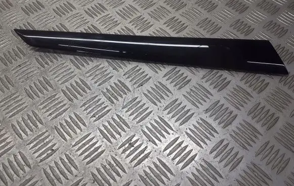 Mercedes-Benz C W204 Side skirt rear trim A2047300522