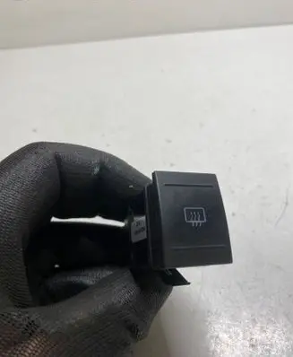 Volkswagen Polo IV 9N3 Windscreen/window heater switch 6Q0959621 11307