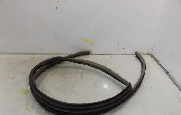 Toyota Yaris Front door rubber seal 