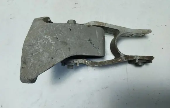Volvo XC90 Engine mount bracket 31339951