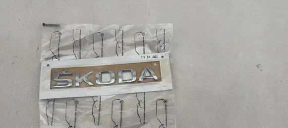 Skoda Rapid (NH) Manufacturers badge/model letters 5JA853687